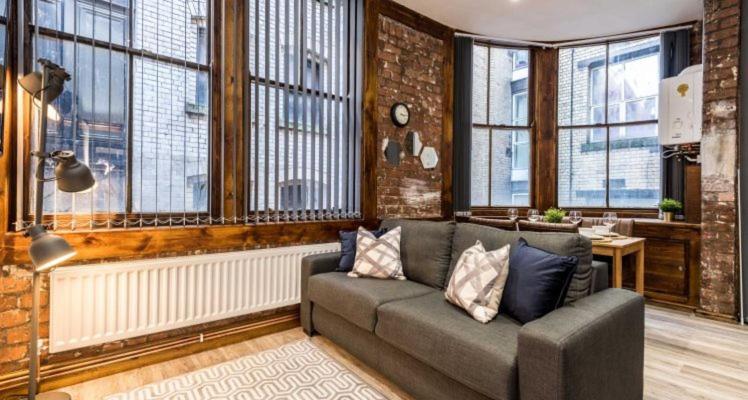 27 Stanley Street Aparthotel By Ustay Ливърпул Екстериор снимка