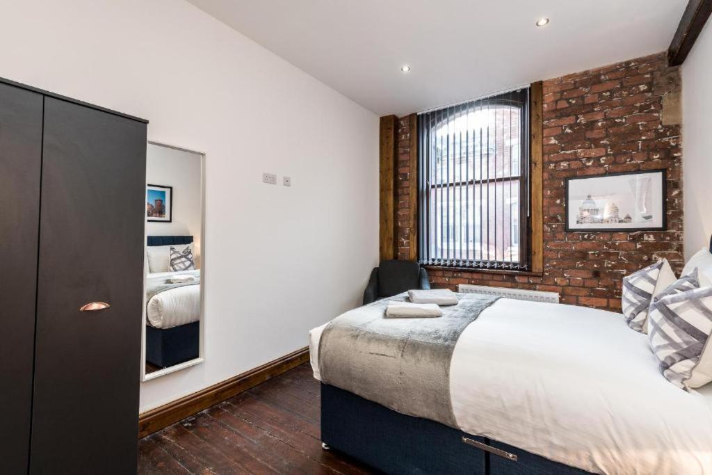 27 Stanley Street Aparthotel By Ustay Ливърпул Екстериор снимка