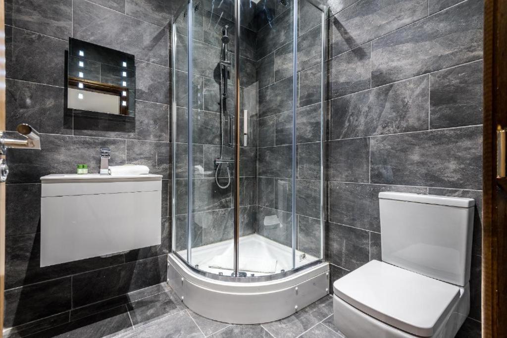 27 Stanley Street Aparthotel By Ustay Ливърпул Екстериор снимка